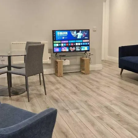 New Updated 2bd In Prime Spot At Docklands Dublino