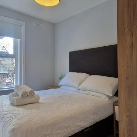 New Updated 2bd In Prime Spot At Docklands دبلن